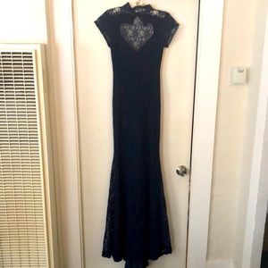Fitted navy lace gown. Anamaria Couture (M) dress
